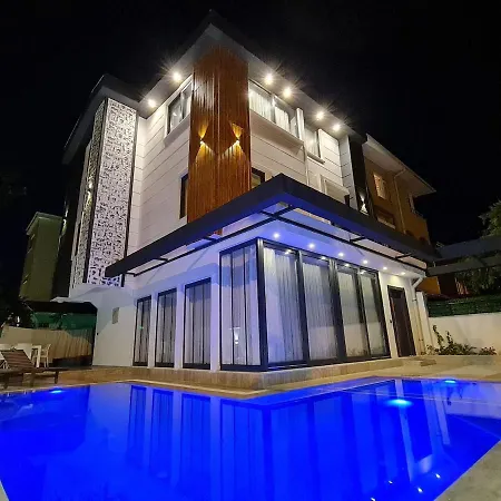 Casa Rosa Luxury Villa W Heated Pool
